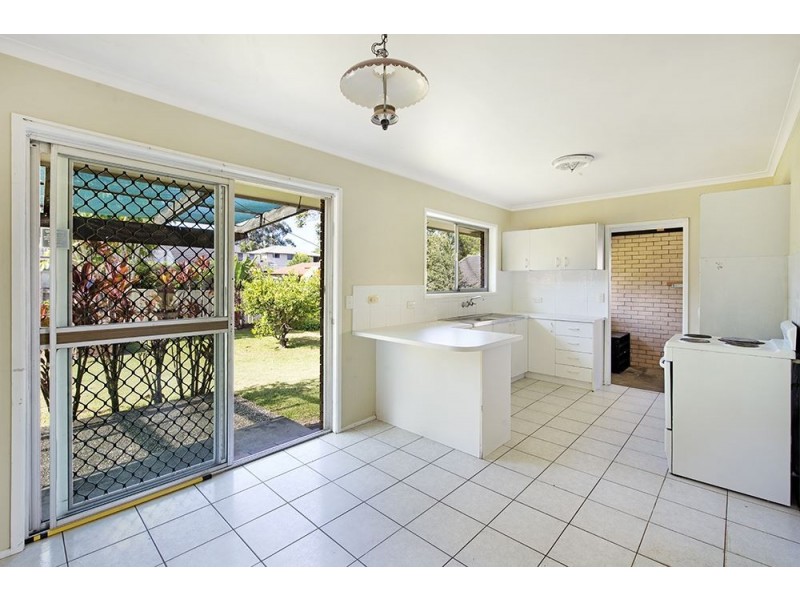 13 Koolewong Parade, Ashmore QLD 4214