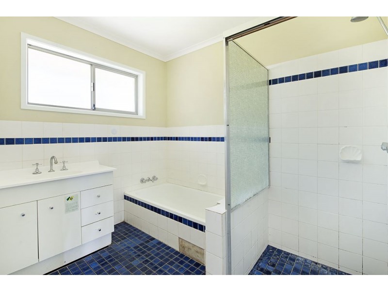 13 Koolewong Parade, Ashmore QLD 4214