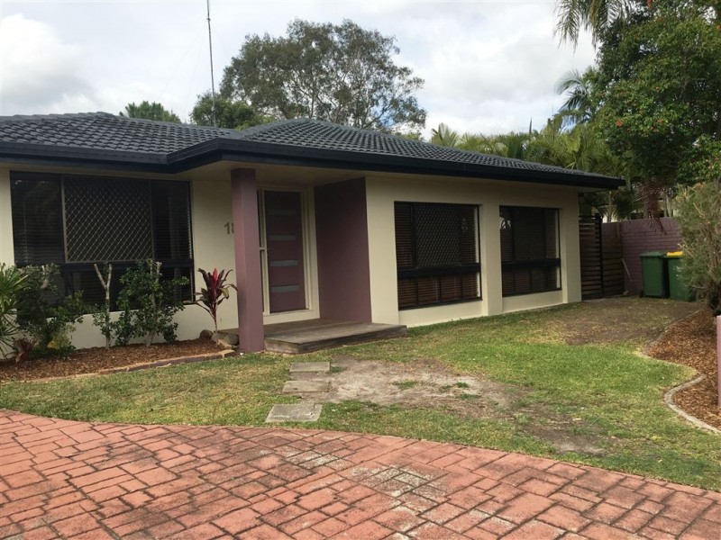 18 Parasol Street, Ashmore QLD 4214