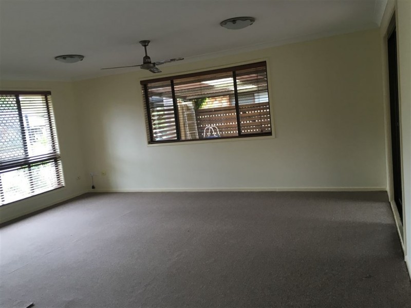 18 Parasol Street, Ashmore QLD 4214