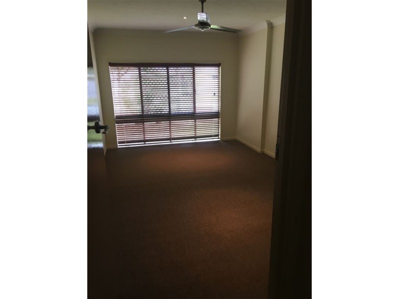18 Parasol Street, Ashmore QLD 4214