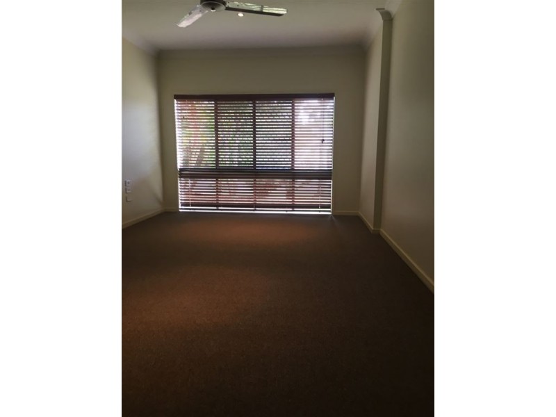 18 Parasol Street, Ashmore QLD 4214