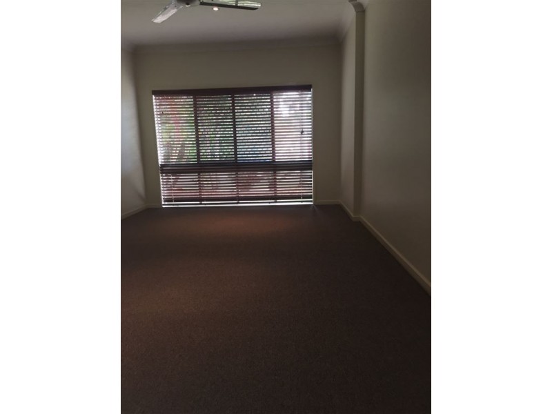 18 Parasol Street, Ashmore QLD 4214