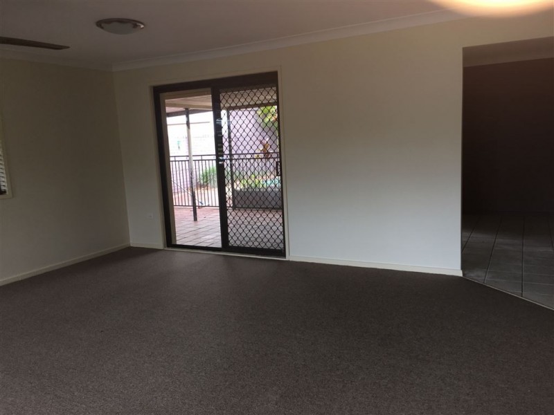 18 Parasol Street, Ashmore QLD 4214
