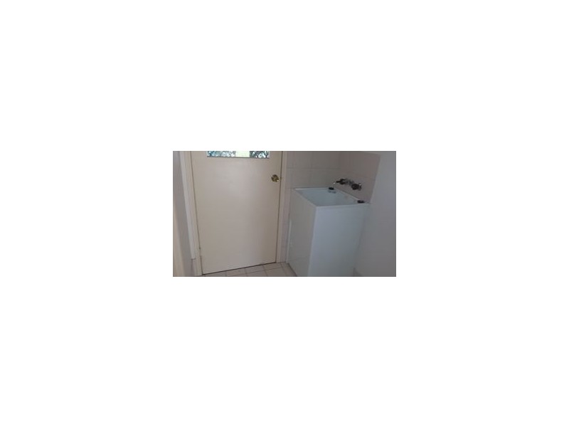 33 Cooleroo Crescent, Southport QLD 4215