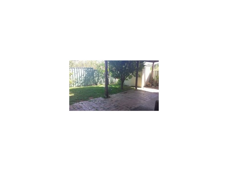 33 Cooleroo Crescent, Southport QLD 4215