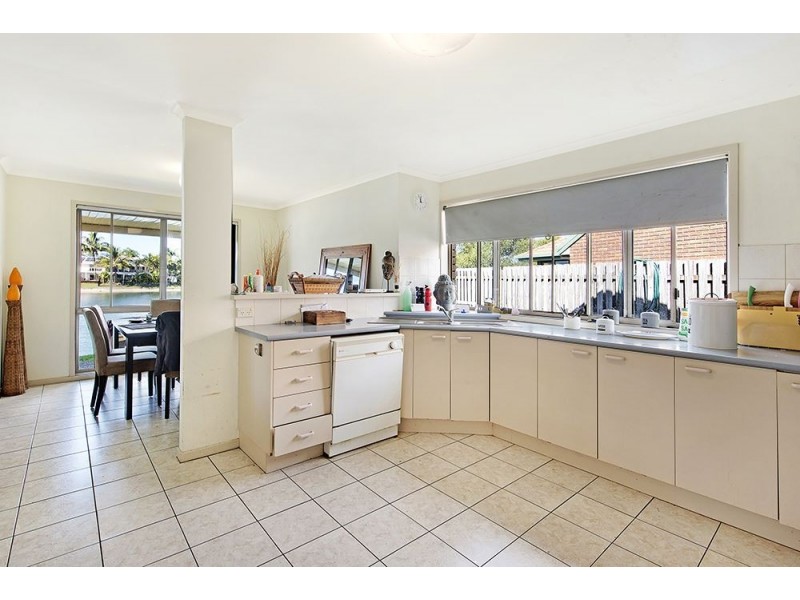 39 Waterdown Drive, Elanora QLD 4221