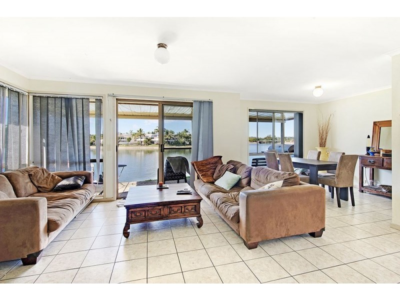 39 Waterdown Drive, Elanora QLD 4221