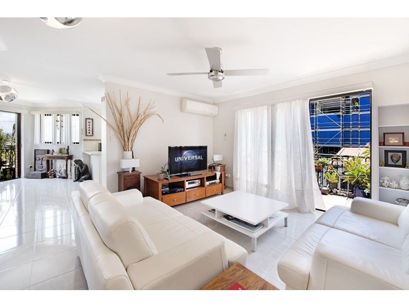 6/4 Waverley Street, Southport QLD 4215