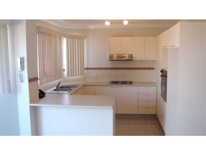 6/4 Waverley Street, Southport QLD 4215