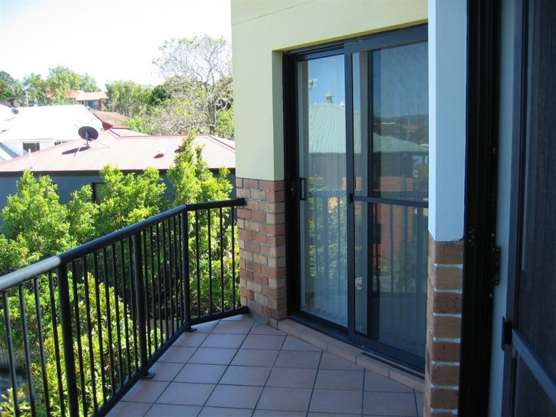 6/4 Waverley Street, Southport QLD 4215