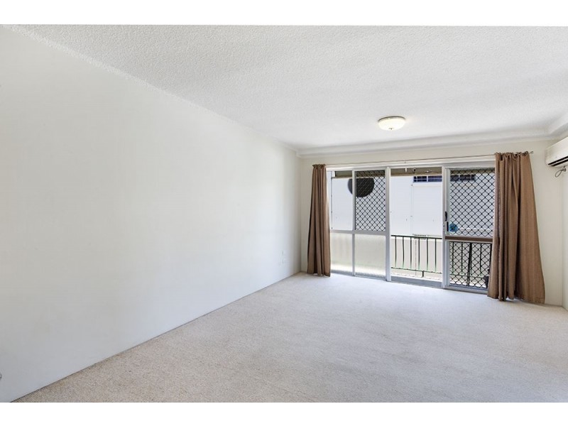 4/25 Lenneberg Street, Southport QLD 4215