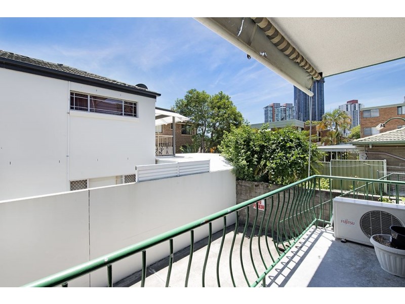 4/25 Lenneberg Street, Southport QLD 4215