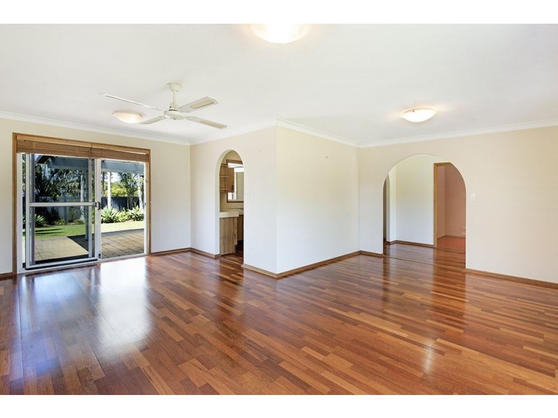 26 Canterbury Chase, Ashmore QLD 4214