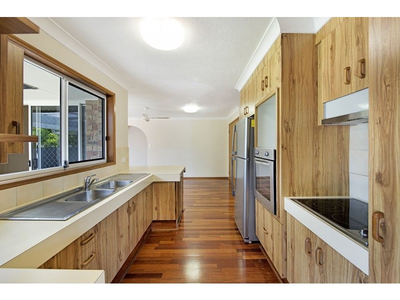 26 Canterbury Chase, Ashmore QLD 4214
