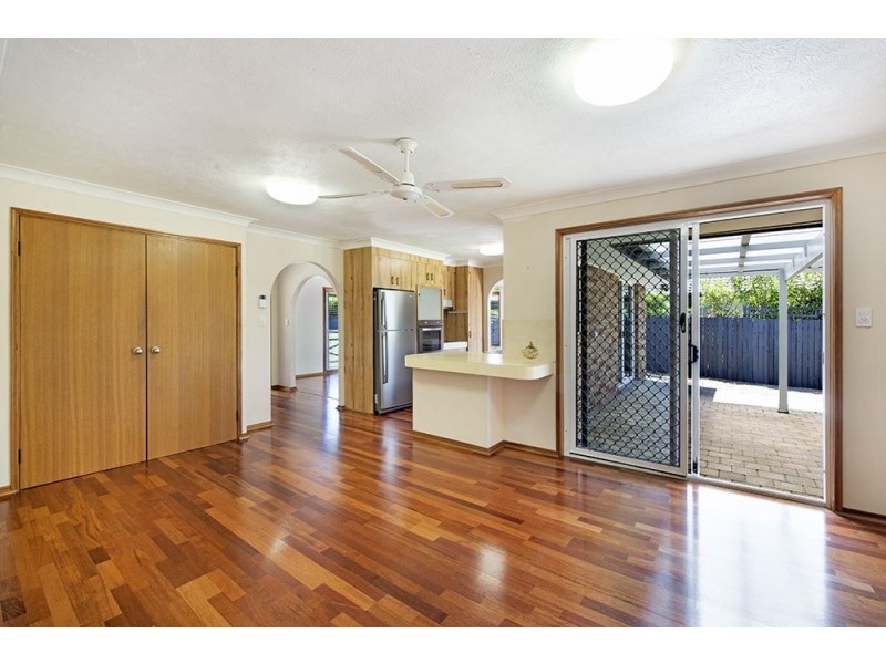 26 Canterbury Chase, Ashmore QLD 4214