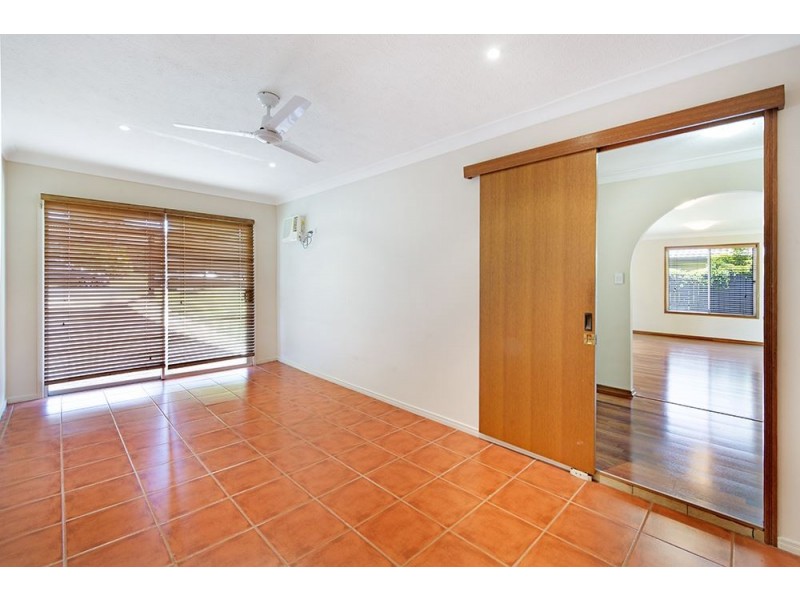 26 Canterbury Chase, Ashmore QLD 4214
