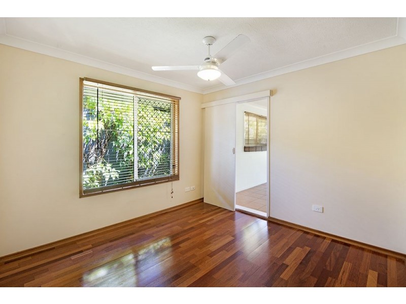 26 Canterbury Chase, Ashmore QLD 4214