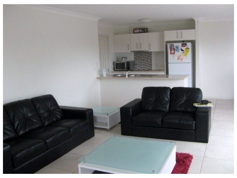 2/6 Moss Terrace, Pimpama QLD 4209
