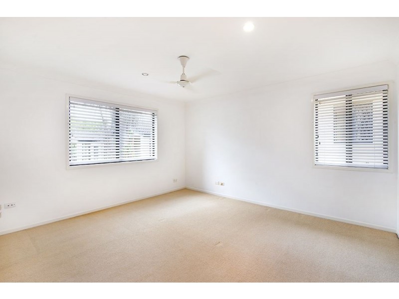 2/118 Pohlman Street, Southport QLD 4215