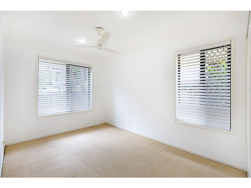 2/118 Pohlman Street, Southport QLD 4215