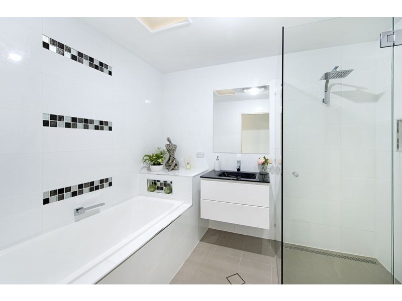 128 Benowa Road, Southport QLD 4215