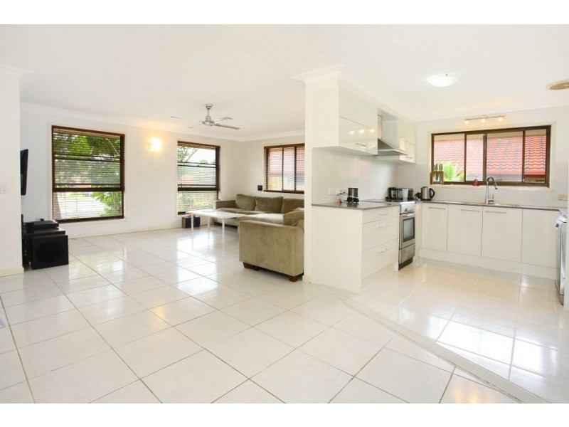 24 Mingaletta Drive, Ashmore QLD 4214
