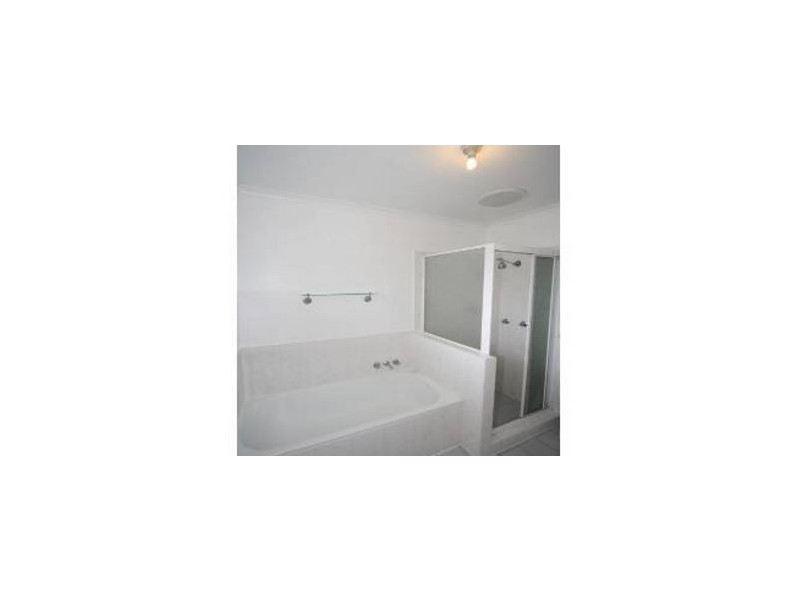 18 Fairview Court, Parkwood QLD 4214