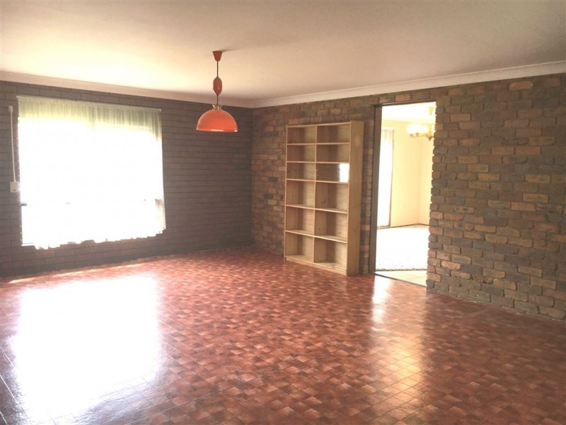 17 Burdock Street, Elanora QLD 4221