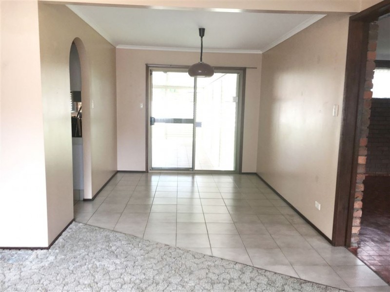 17 Burdock Street, Elanora QLD 4221