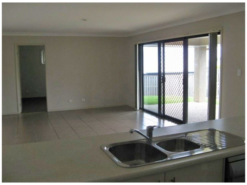 3 Rosabrook Crescent, Ormeau QLD 4208
