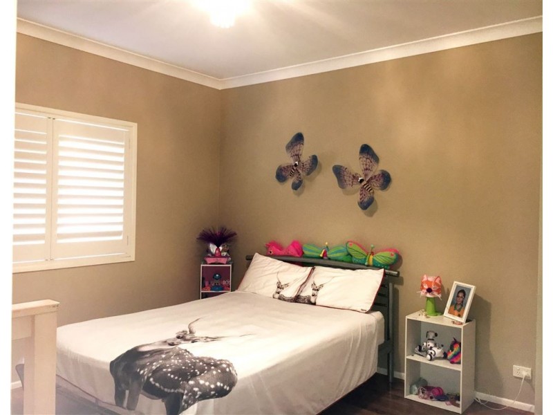 8 Stringybark Drive, Molendinar QLD 4214