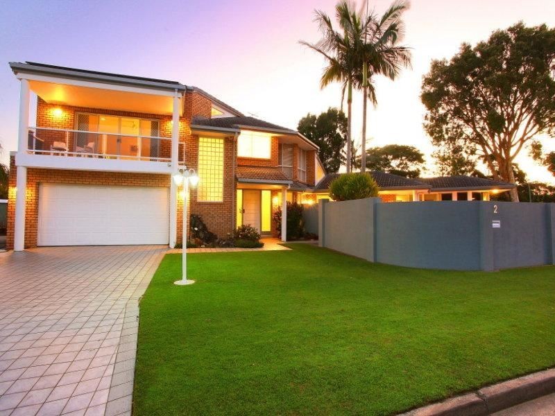 2 Biggs Place, Southport QLD 4215