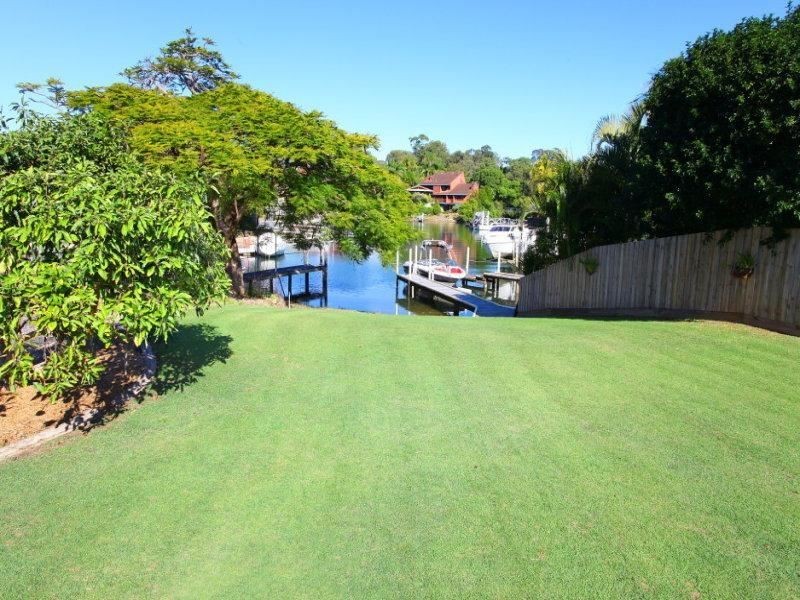 2 Biggs Place, Southport QLD 4215