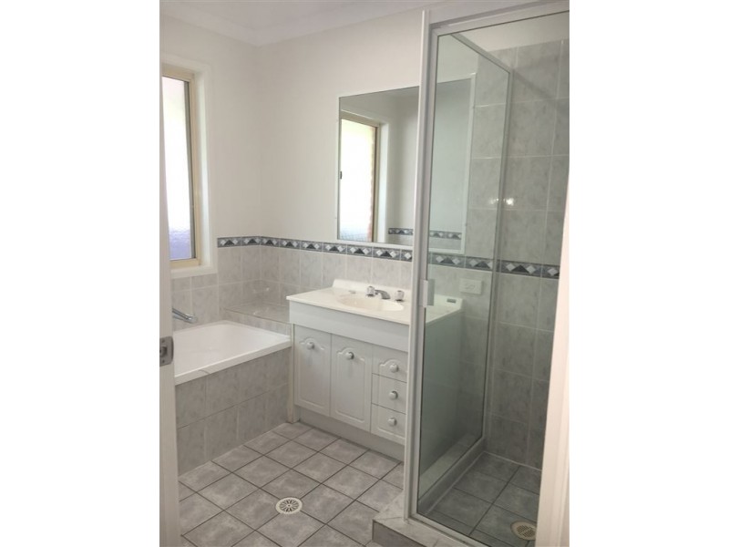 12 Sexton Court, Molendinar QLD 4214
