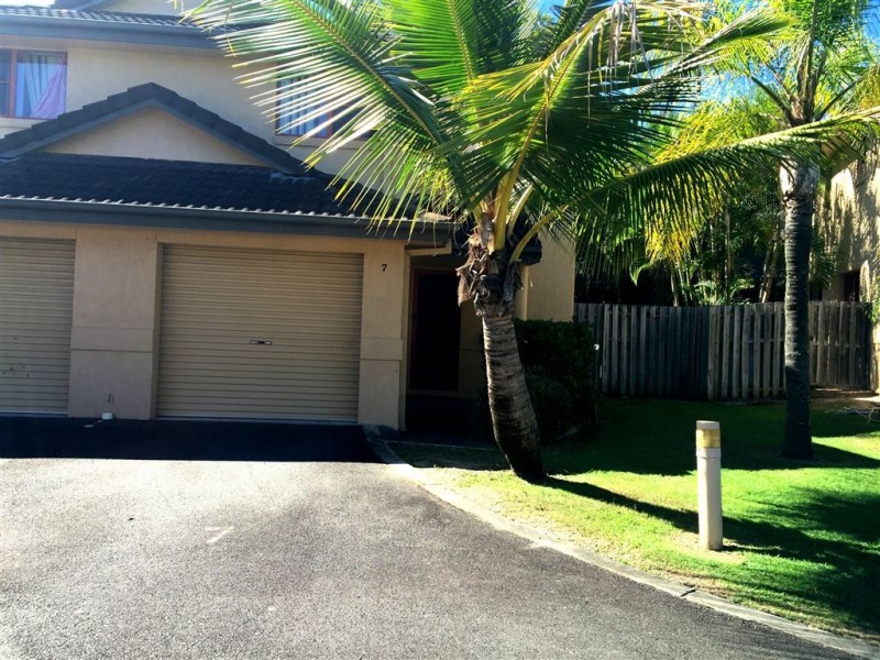 7/107-111 Green Acre Drive, Parkwood QLD 4214