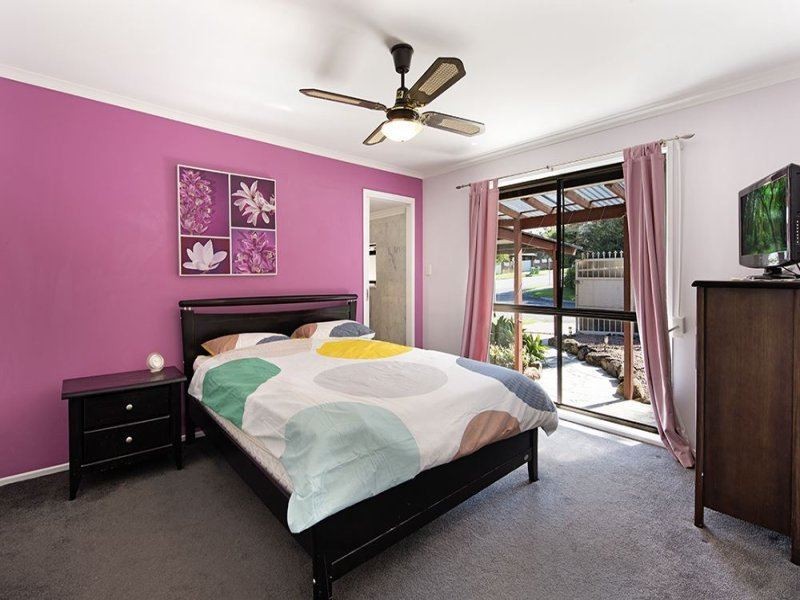 4 Lunar Court, Benowa QLD 4217