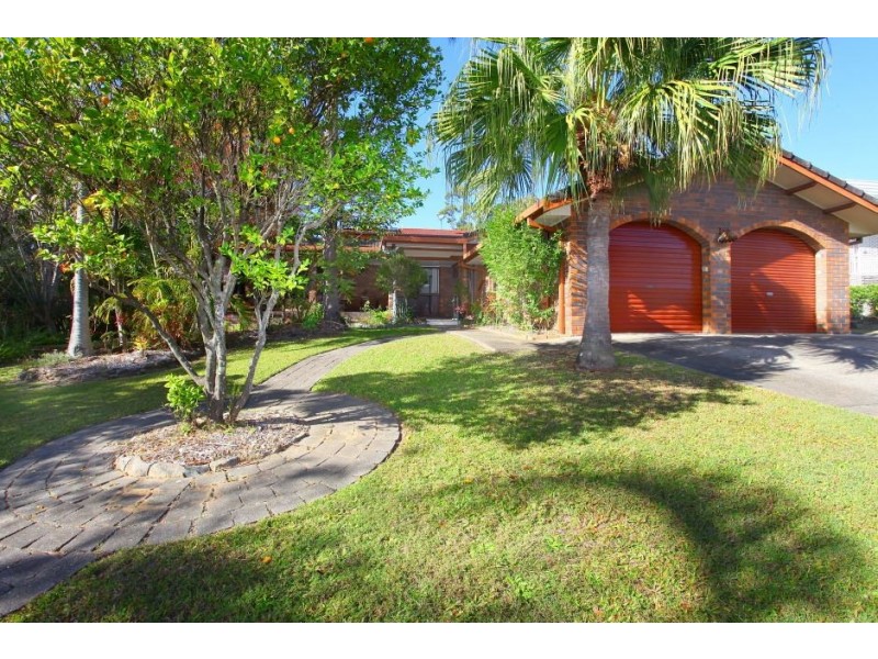 4 Binalong Drive, Ashmore QLD 4214
