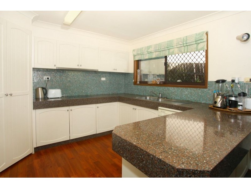 4 Binalong Drive, Ashmore QLD 4214