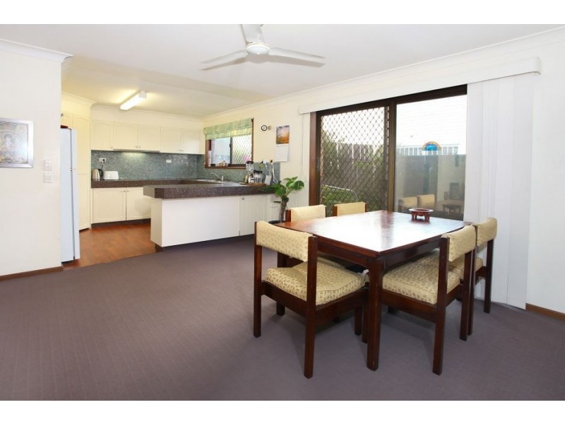 4 Binalong Drive, Ashmore QLD 4214