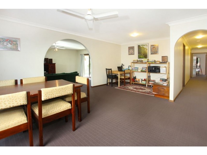 4 Binalong Drive, Ashmore QLD 4214