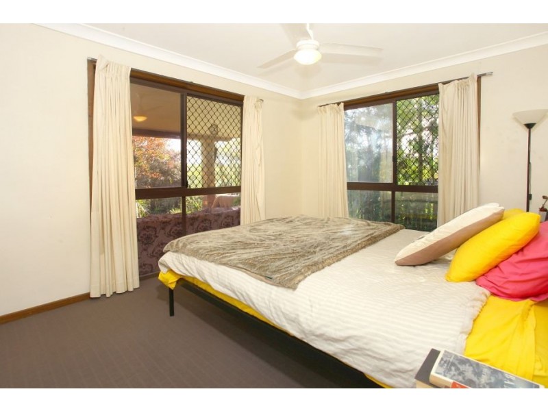 4 Binalong Drive, Ashmore QLD 4214
