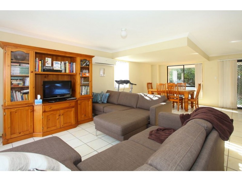 17/141 Pacific Pines Blvd, Pacific Pines QLD 4211