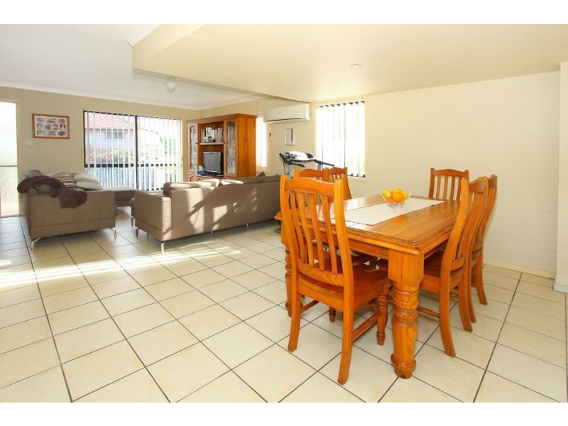 17/141 Pacific Pines Blvd, Pacific Pines QLD 4211