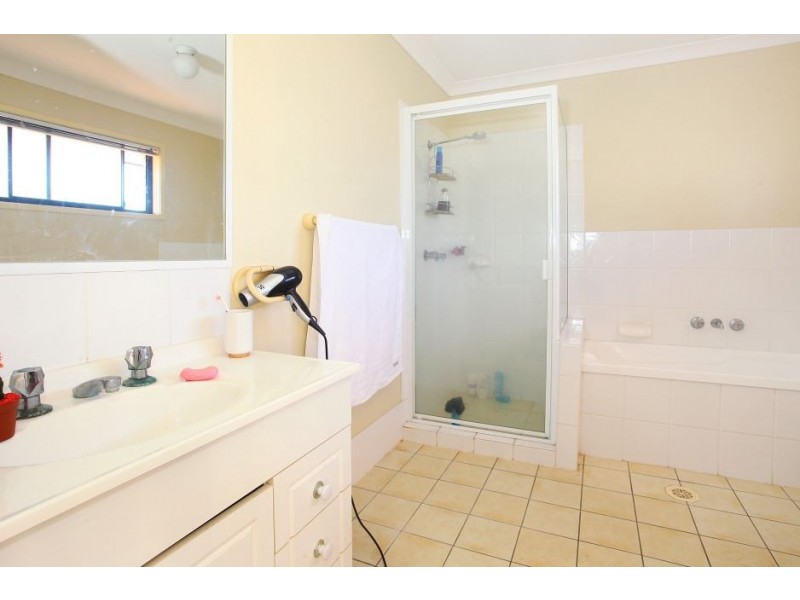 17/141 Pacific Pines Blvd, Pacific Pines QLD 4211