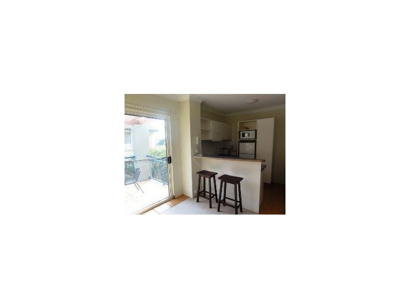 23/10-14 Purli Street, Chevron Island QLD 4217