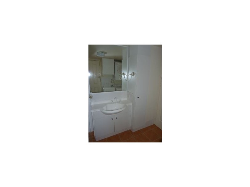 23/10-14 Purli Street, Chevron Island QLD 4217