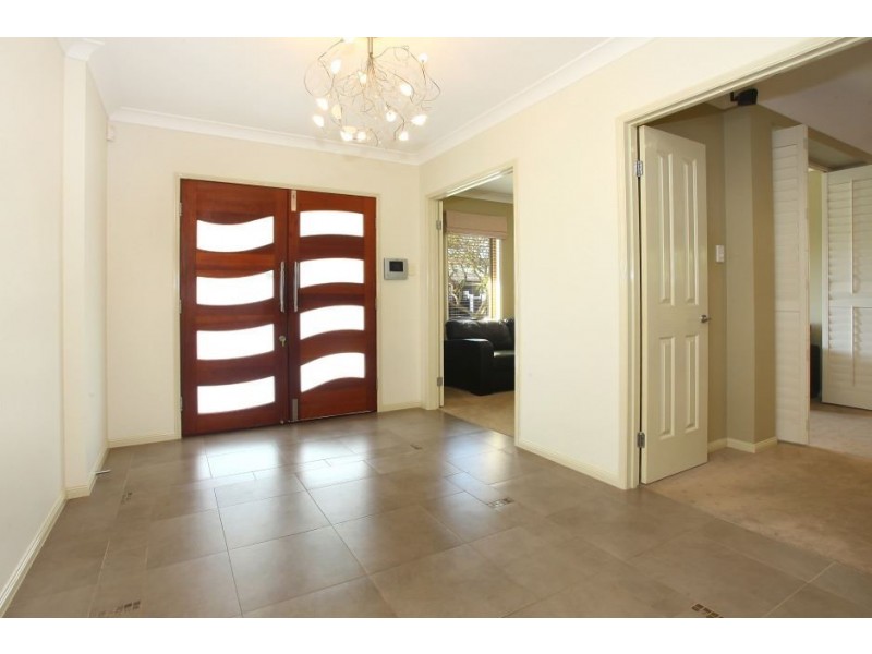 3 St Maarten Crescent, Oxenford QLD 4210