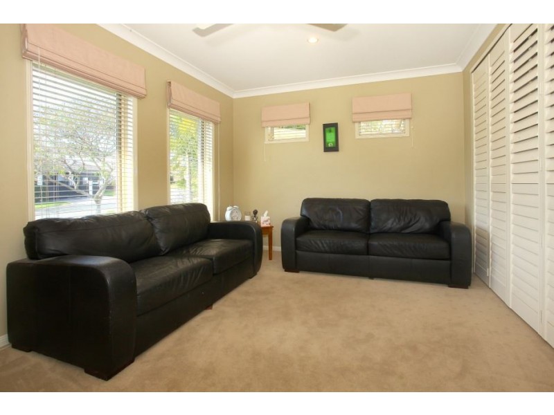 3 St Maarten Crescent, Oxenford QLD 4210