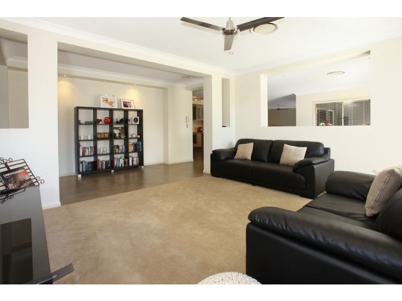 3 St Maarten Crescent, Oxenford QLD 4210